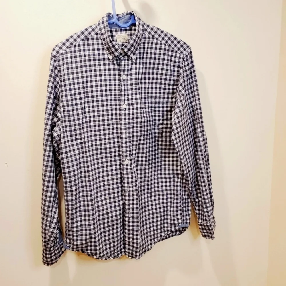J Crew men's 100% cotton squared Long sleeve shirt size S (14-14 1/2)
